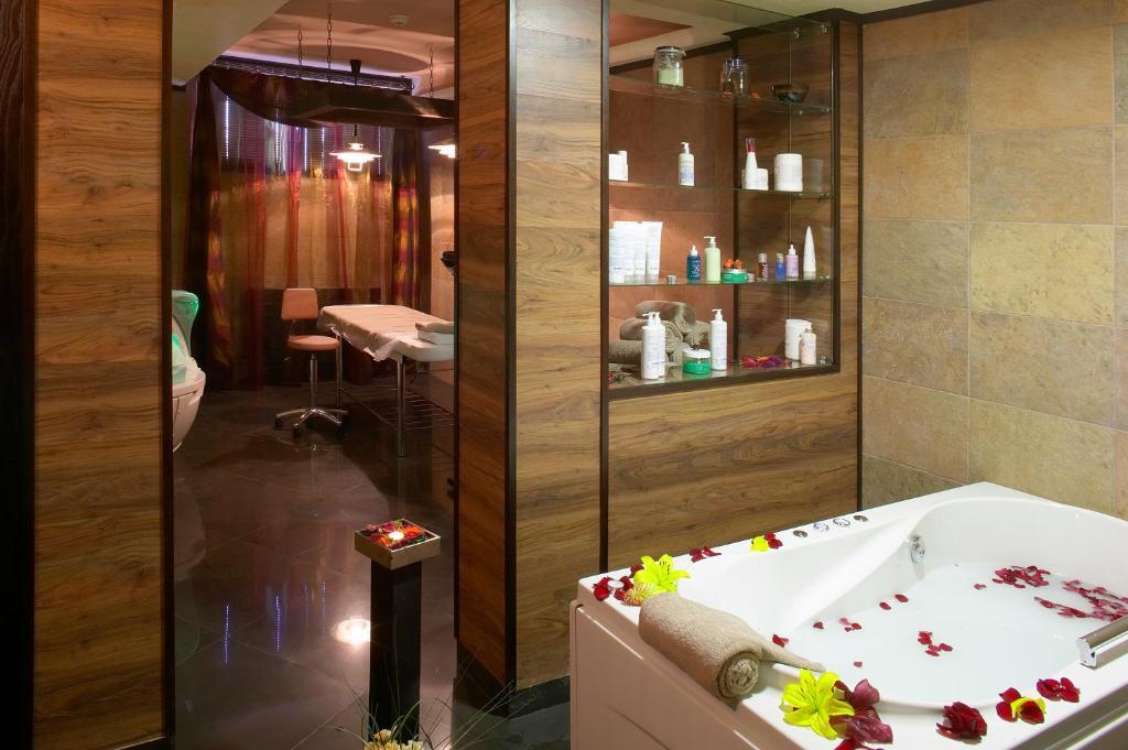 Park Hotel Green Europe Haskovo Bagian luar foto